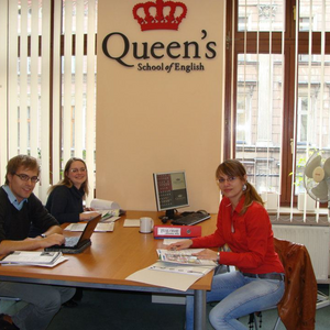 Queen's School of English - kursy języka angielskiego