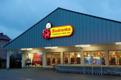 Air styler z Biedronki w dużej promocji – rabat do 40%. Czy warto kupić?