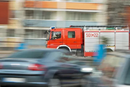 Pożar na Białołęce. Czarny dym nad Warszawą. Przyczyny – co się stało
