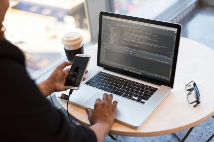 Najlepsze laptopy do nauki i pracy zdalnej. Te parametry są dziś kluczowe