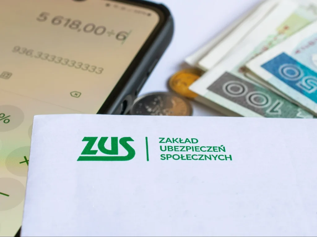 Dodatkowe 6 dni wolnego w 2026 roku. Kto powinien złożyć wniosek do ZUS?