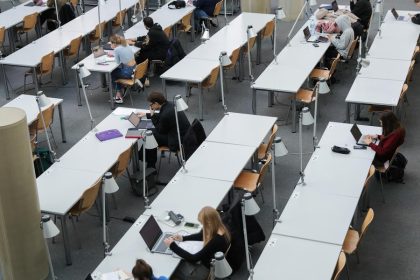 Najmniej oblegane kierunki w Polsce. Maturzyści omijają je szerokim łukiem