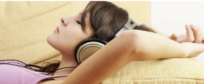 Angielskie radio online – 10 najlepszych stacji do nauki angielskiego w 2026
