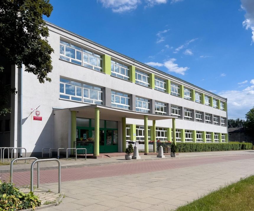 Kiedy są wakacje w szkołach w Polsce 2026? MEN podało najważniejsze daty