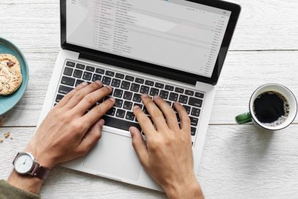 E-mail biznesowy po angielsku: 40 zwrotów do pracy