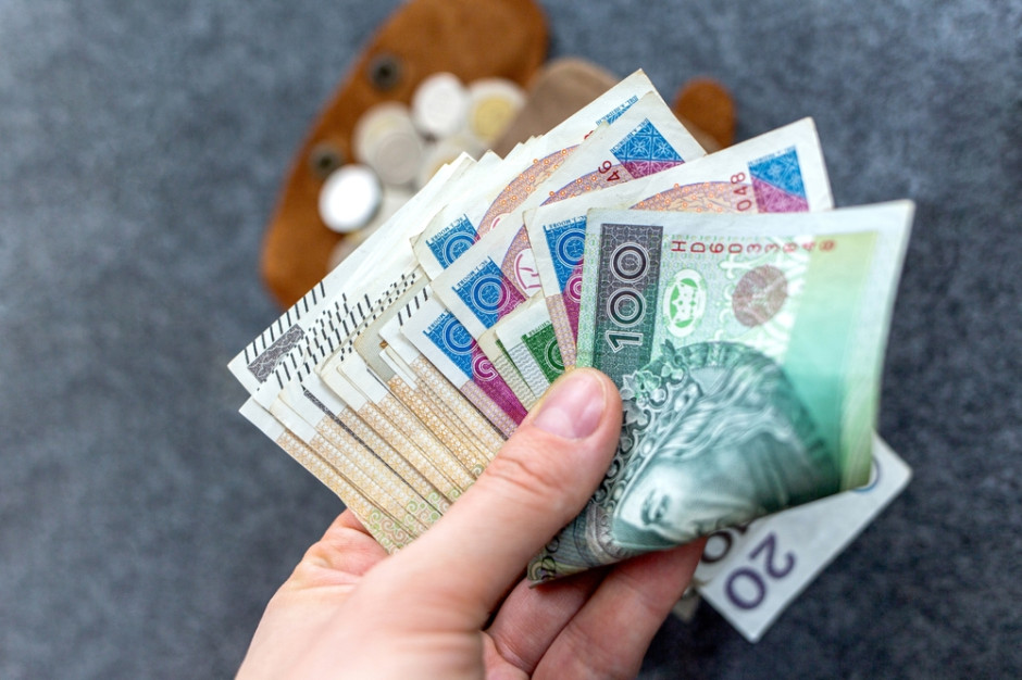 800 plus 2026: terminy wypłat, wniosek i najczęstsze problemy