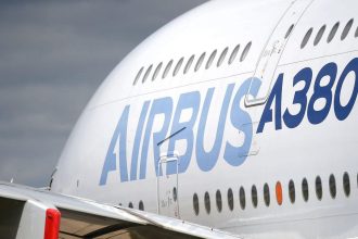 Airbus A380 pod lupą EASA. Pilne kontrole skrzydeł obejmą samoloty Emirates i Qantas