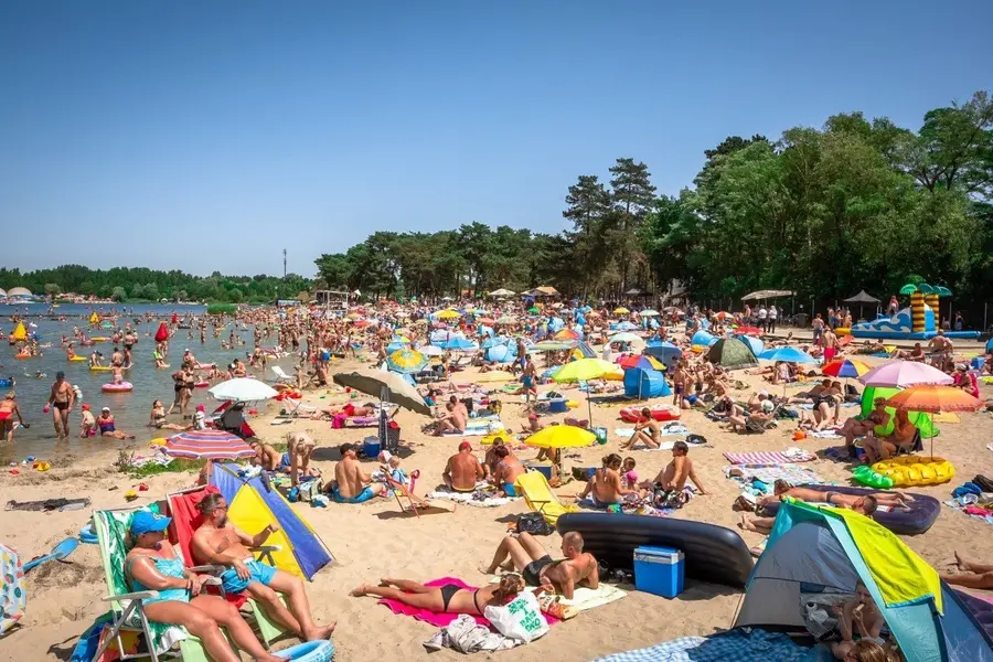 Plaże w Krakowie 2026: najlepsze miejsca na upały, odpoczynek i kąpiel