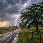 Burze, grad i silny wiatr w Polsce. Sprawdź, gdzie obowiązuje alert RCB