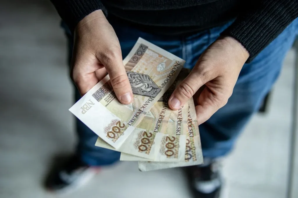 800 plus 2026: terminy wypłat, wniosek i najczęstsze problemy