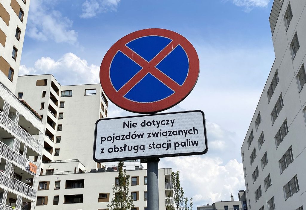 Mandat za parkowanie 2026: ile wynosi i kiedy można się odwołać