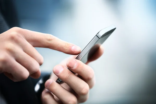 Jak odzyskać pieniądze za aplikację w 2026 roku? Apple, Google Play i bank