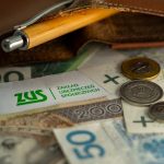 Nowe przepisy podnoszące wiek emerytalny komorników do 70 lat w Polsce