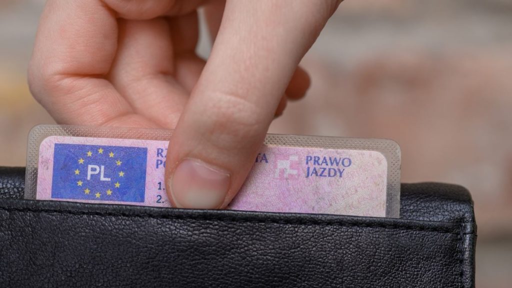 Czy seniorzy stracą prawo jazdy po 65. roku życia? Nowe przepisy UE