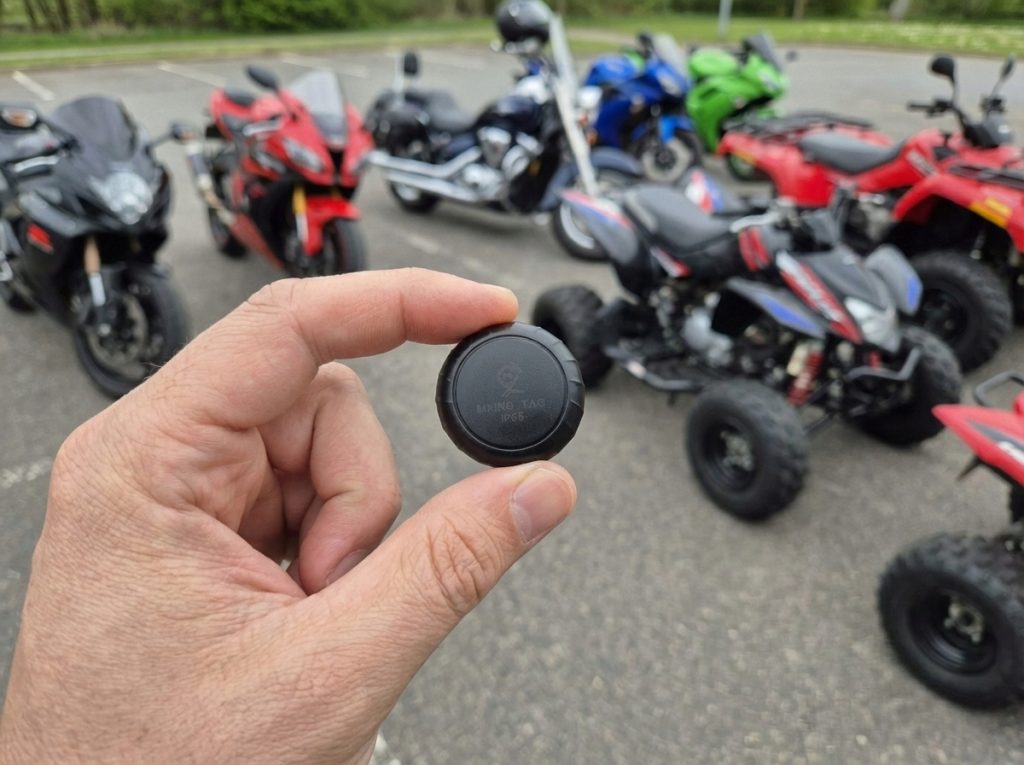 AirTag, SmartTag czy Tile: który lokalizator Bluetooth wybrać do kluczy i walizki