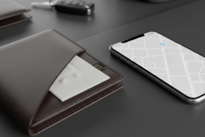 AirTag, SmartTag czy Tile: który lokalizator Bluetooth wybrać do kluczy i walizki