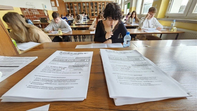 Wyniki matur 2026: CKE podała zdawalność i dane z przedmiotów. Kto może przystąpić do poprawki?