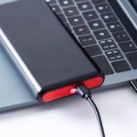 Powerbank do telefonu i laptopa: ile mAh, jaka moc ładowania i USB-C PD
