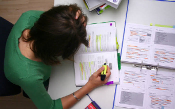 Phrasal verbs: 50 czasowników frazowych, które naprawdę się przydają