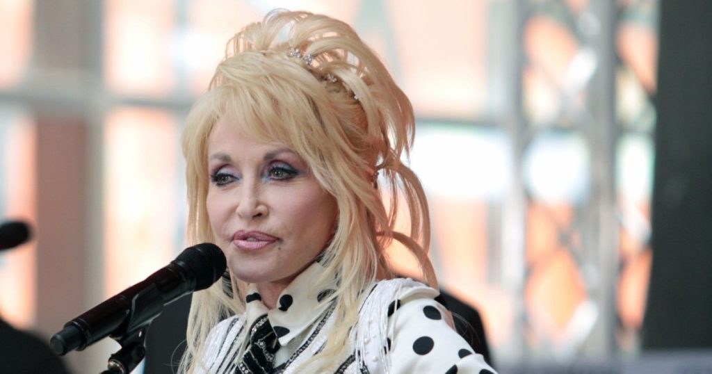 Nie żyje Dolly Parton. Autorka „Jolene” i „I Will Always Love You” miała 80 lat.  Вiografia i przyczyna śmierci 