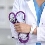 Lekarze mogą dostać nowy limit wynagrodzeń. Od 2027 roku nawet 247,50 zł za godzinę
