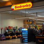 Biedronka przecenia elektronikę. Dwa powerbanki Tracer można kupić za 100 zł