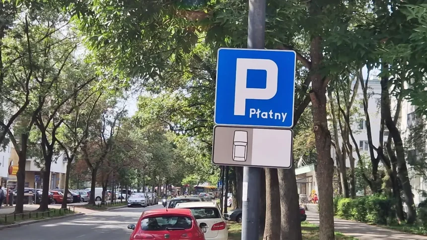 Warszawa rozszerza strefę płatnego parkowania. Zmiany już obowiązują