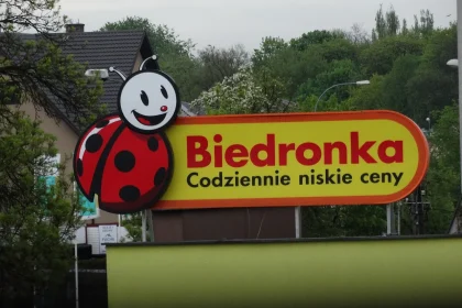 Biedronka mocno przecenia kawę. Dallmayr 1+1 i ekspres -50%