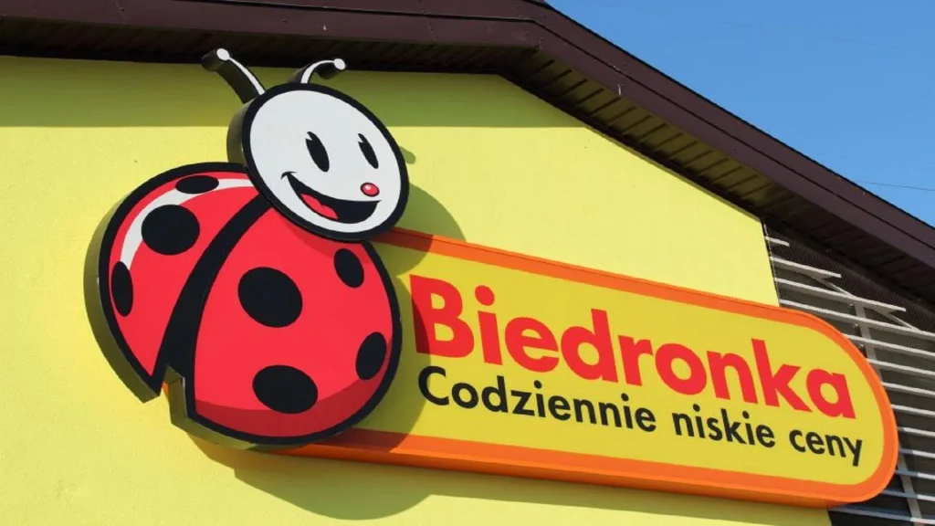 Biedronka mocno przecenia kawę. Dallmayr 1+1 i ekspres -50%