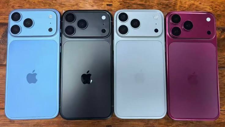 Dlaczego Apple podzieliło premieręiPhone'a 18 na dwa sezony — analiza rynku