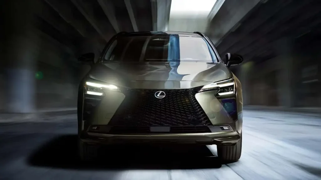 Lexus NX 450h+ 2027 z większym zasięgiem. Co zmieniło się po liftingu?