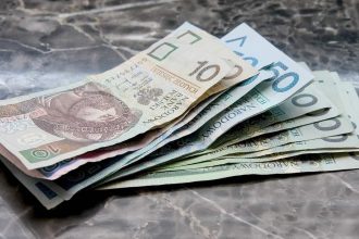 Świadczenia i dodatki w 2026 roku. Sprawdź, komu przysługują pieniądze