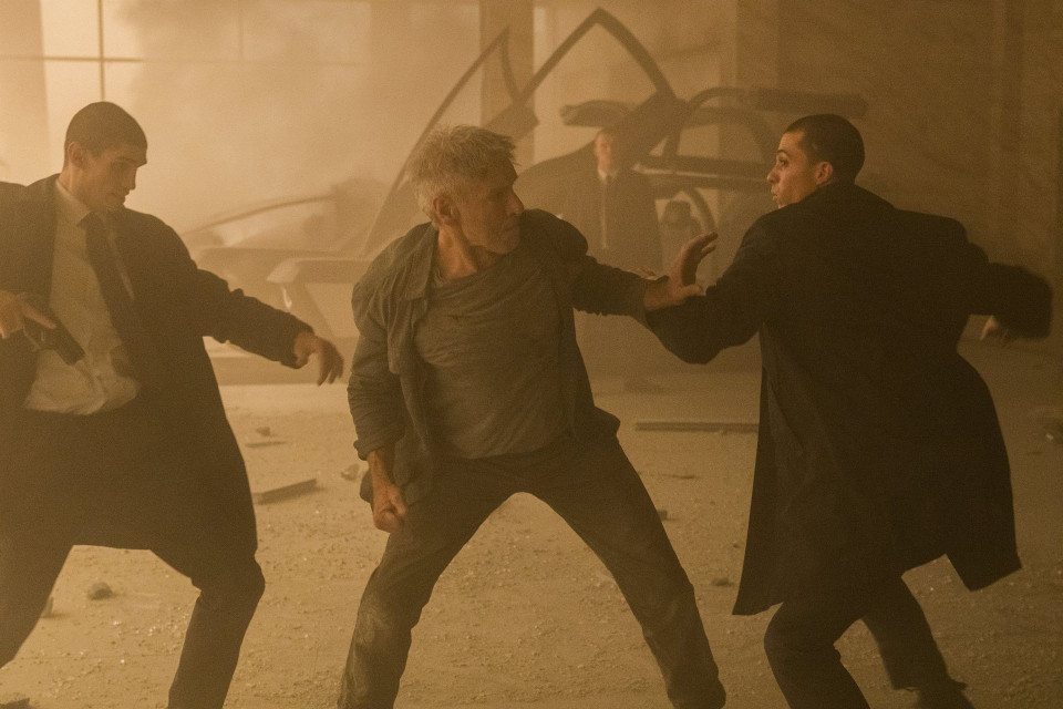 „Blade Runner 2049” dzisiaj w telewizji. Kiedy i gdzie oglądać? Godzina i kanał