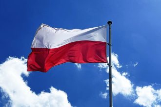 Wiek emerytalny 70 lat w Polsce. Nowe przepisy dla komorników sądowych