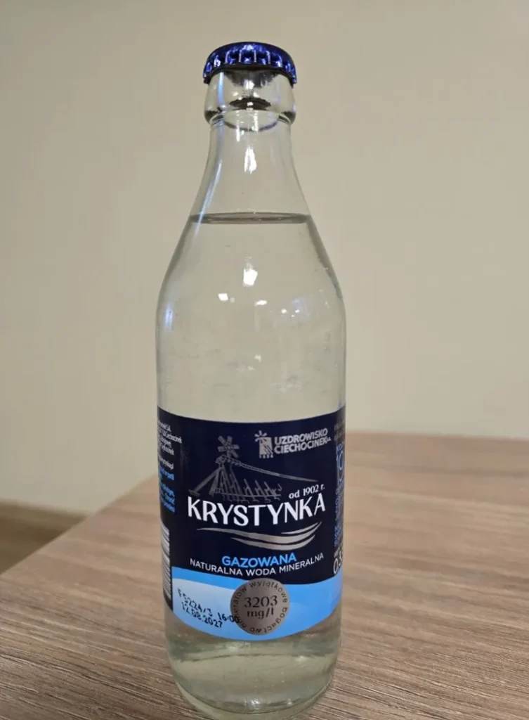 Szkło w wodzie mineralnej. GIS wskazał numer niebezpiecznej partii