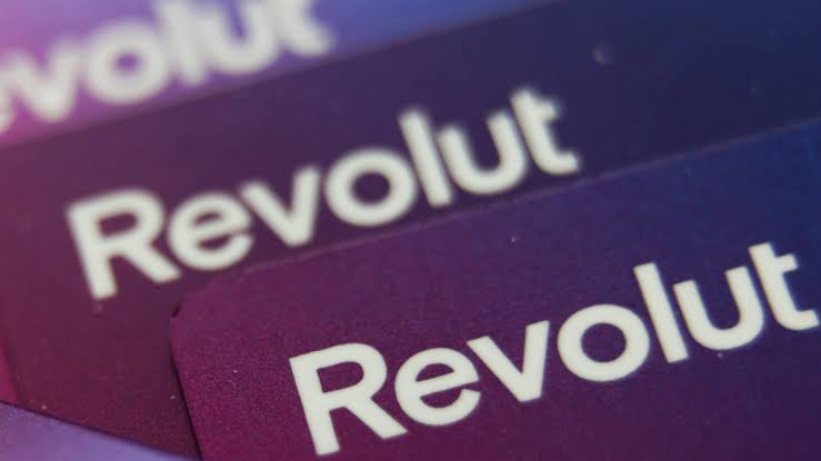 Awaria Revoluta 20 października 2026. Nie działają płatności i przelewy.  Przyczyna awarii i najważniejsze informacje, jak odzyskać dostęp do pieniędzy