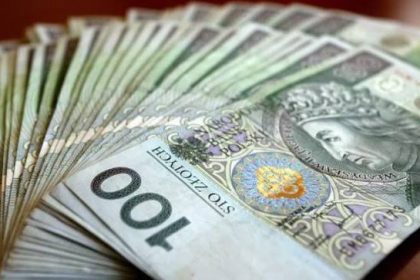 Inflacja w Polsce powyżej celu NBP. Ceny paliw mocno w górę