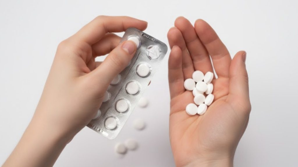 Paracetamol – szkody, które wykazały badania. Czy zwiększa ryzyko zawału i udaru?