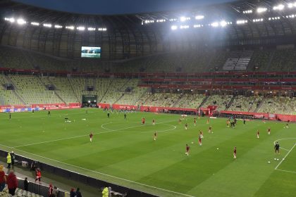 Reprezentacja Polski kobiet na rozgrzewce przed meczem na Polsat Plus Arena Gdańsk