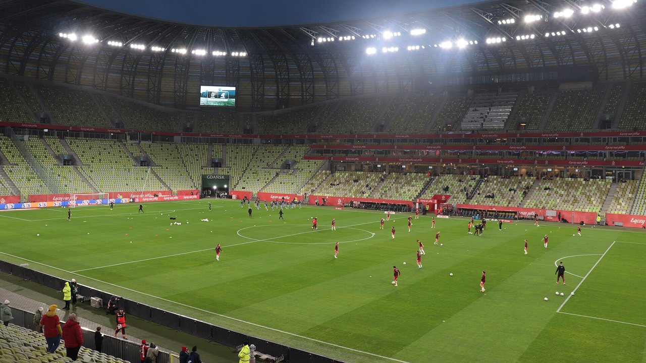 Reprezentacja Polski kobiet na rozgrzewce przed meczem na Polsat Plus Arena Gdańsk