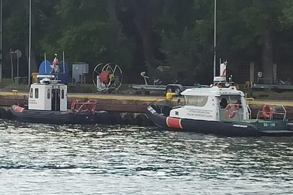 Łodzie patrolowe Straży Granicznej przy nabrzeżu w Kołobrzegu
